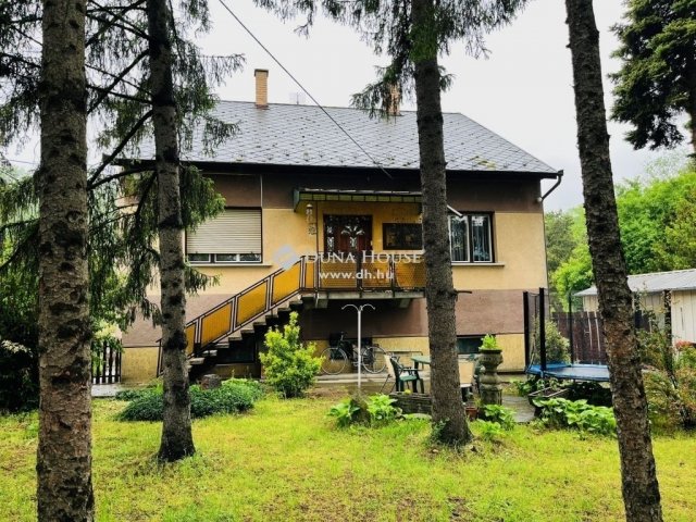 Eladó családi ház, Mendén 59.9 M Ft, 4 szobás