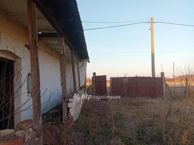 Eladó családi ház, Nagykerekin 4.8 M Ft, 1+1 szobás