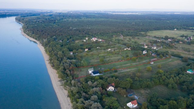 Eladó családi ház, Komáromban 139 M Ft, 6 szobás