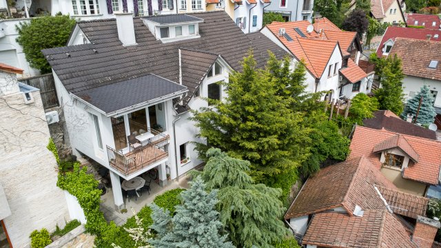 Eladó családi ház, Szentendrén 340 M Ft, 6 szobás