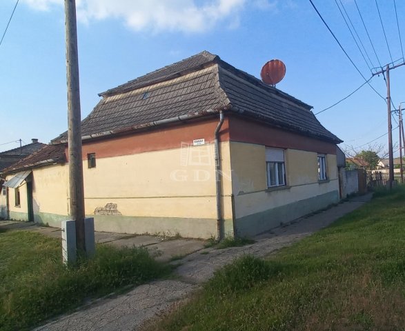 Eladó családi ház, Nagybaracskán 7.5 M Ft, 2 szobás