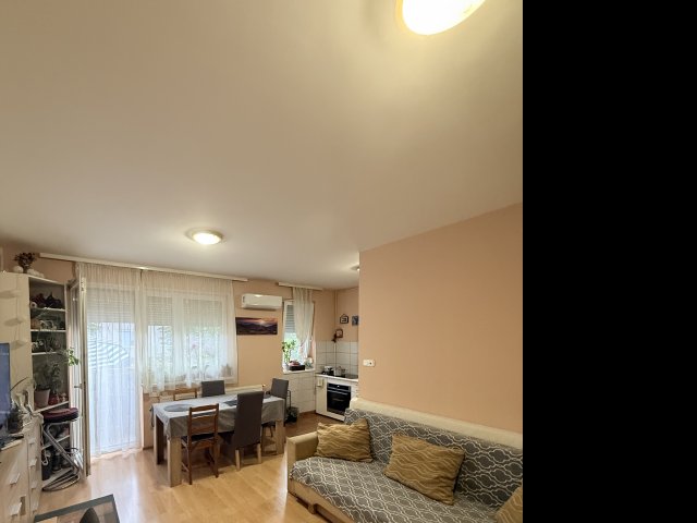 Eladó téglalakás, Veszprémben 68.5 M Ft, 3 szobás