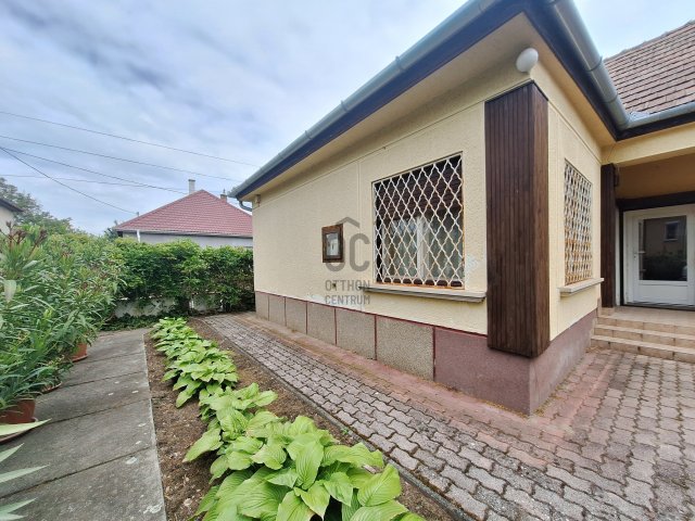 Eladó családi ház, Nyáregyházán 39.9 M Ft, 3 szobás