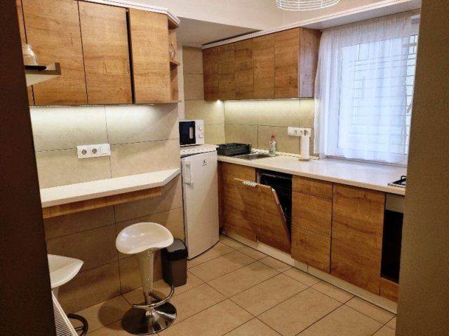 Kiadó téglalakás, albérlet, Pécsett 200 E Ft / hó, 2 szobás