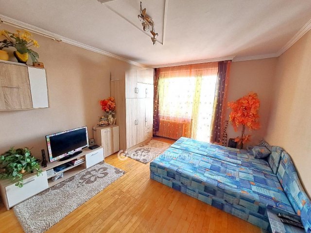 Eladó panellakás, Kecskeméten 37.9 M Ft, 2 szobás