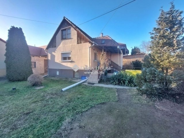 Eladó családi ház, Kerepesen 72.99 M Ft, 3 szobás