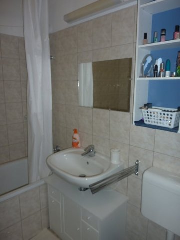 Kiadó téglalakás, albérlet, Pécsett 240 E Ft / hó, 3 szobás