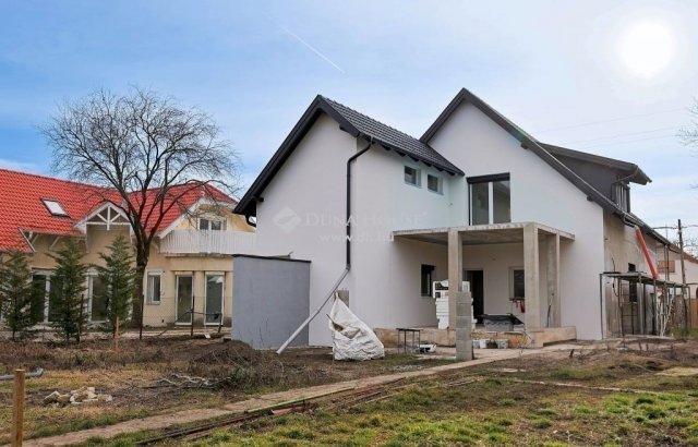 Eladó téglalakás, Budapesten, XVIII. kerületben 93.9 M Ft