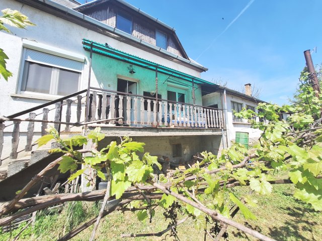 Eladó családi ház, Márianosztrán 39 M Ft, 4 szobás