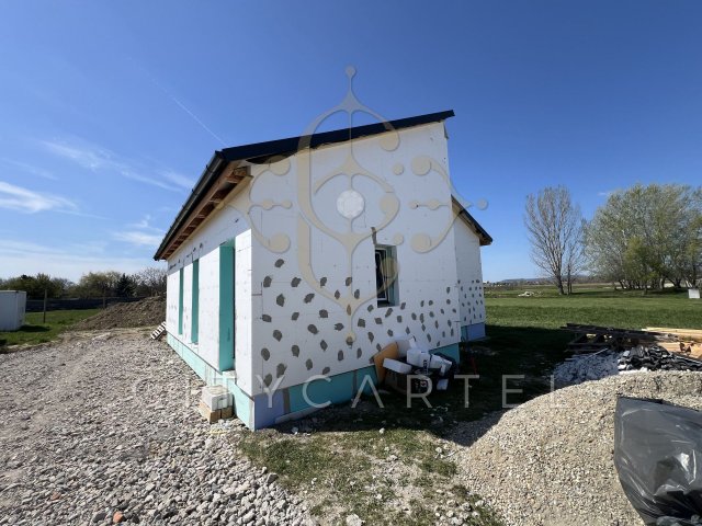 Eladó családi ház, Balatonlelleén 75.9 M Ft, 2+1 szobás