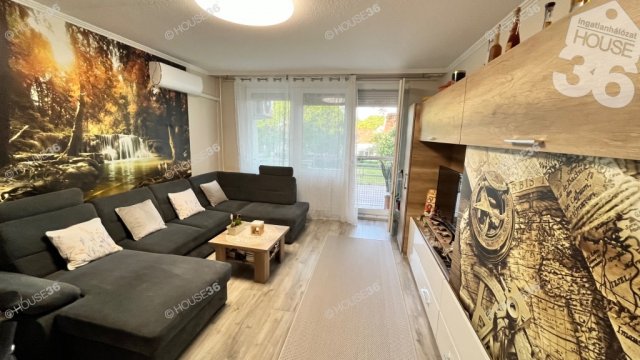 Eladó panellakás, Kecskeméten 45 M Ft, 3 szobás