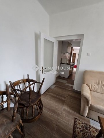 Eladó családi ház, Pécsett 18.5 M Ft, 2+2 szobás