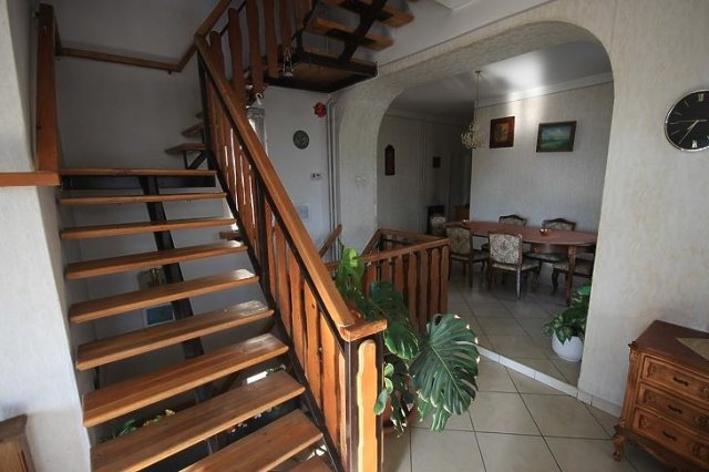 Eladó családi ház, Budapesten, X. kerületben 178 M Ft, 11 szobás