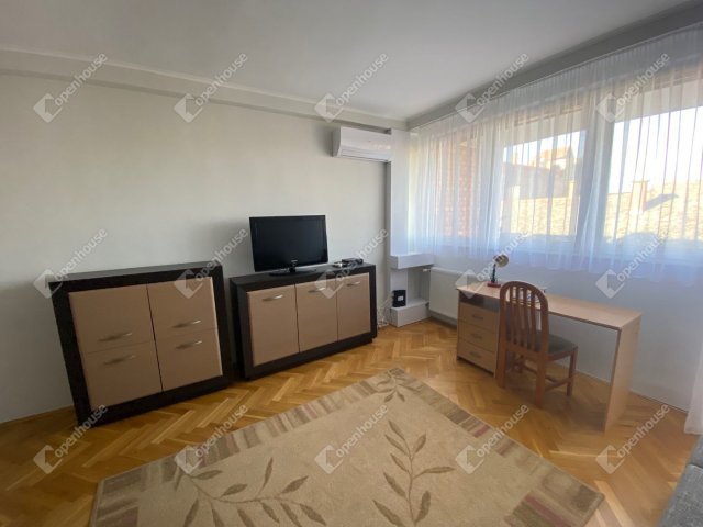 Kiadó téglalakás, albérlet, Szegeden 180 E Ft / hó, 2 szobás