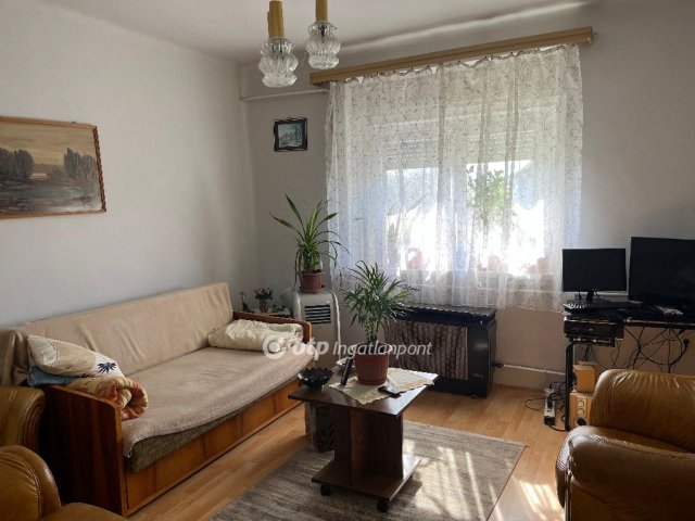 Eladó családi ház, Besenyőtelken 22.9 M Ft, 2 szobás