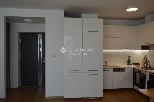 Kiadó téglalakás, albérlet, Debrecenben 390 E Ft / hó, 3 szobás