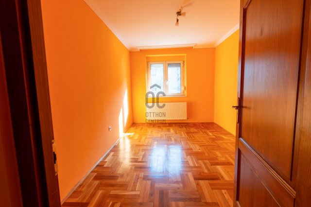 Kiadó ipari ingatlan, Székesfehérvárott 220 E Ft / hó, 3 szobás
