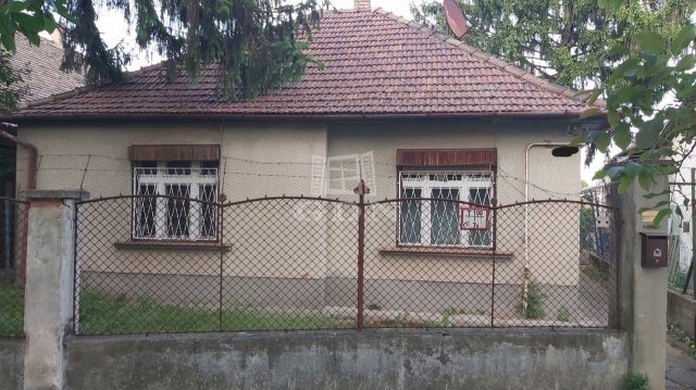 Eladó családi ház, Budapesten, XVI. kerületben 76 M Ft, 2 szobás