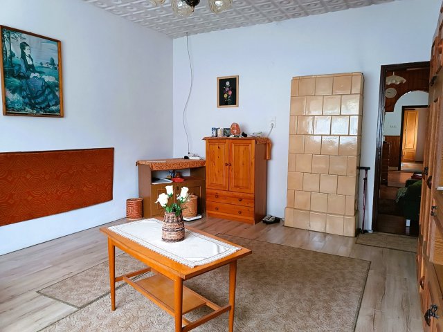 Eladó családi ház, Devecseren 34.5 M Ft, 2 szobás