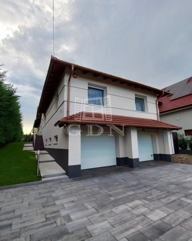 Eladó családi ház, Debrecenben 209 M Ft, 5 szobás