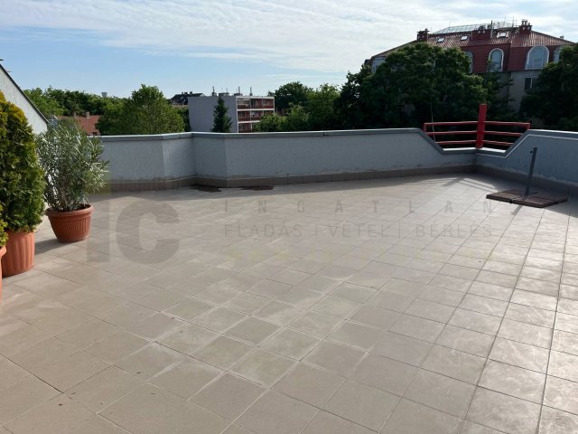 Eladó téglalakás, Szegeden 45 M Ft, 2 szobás