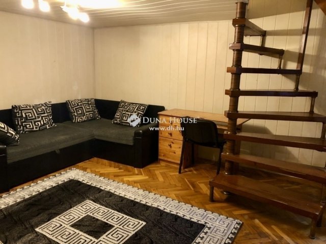 Eladó téglalakás, Budapesten, V. kerületben 53.6 M Ft, 1 szobás