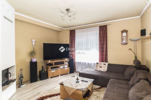 Eladó családi ház, Szombathelyen 99 M Ft, 5+1 szobás