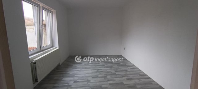 Eladó családi ház, Nagykőrösön 46.9 M Ft, 4 szobás