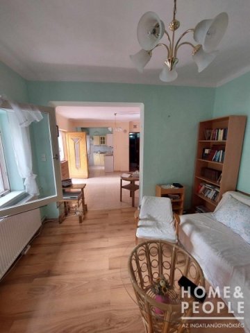 Eladó családi ház, Szegeden 50 M Ft, 2 szobás