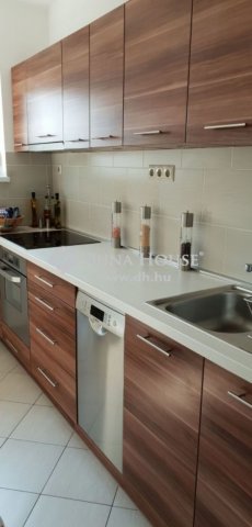 Kiadó téglalakás, albérlet, Pécsett 200 E Ft / hó, 2 szobás