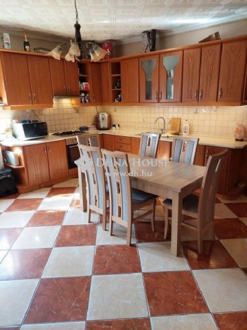 Eladó családi ház, Lajosmizsén 38 M Ft, 3 szobás