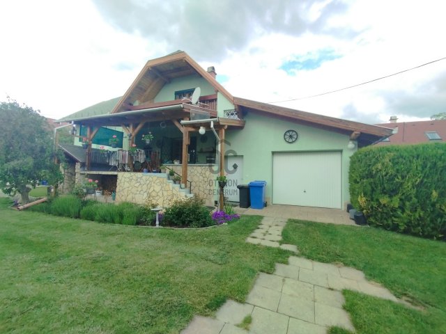 Eladó családi ház, Csopakon 179 M Ft, 5 szobás