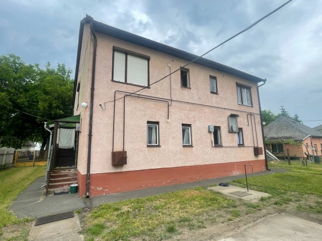 Eladó családi ház, Debrecenben 165 M Ft, 8 szobás