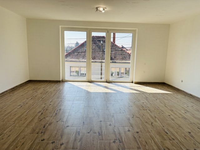 Eladó téglalakás, Cegléden 37.9 M Ft, 1 szobás