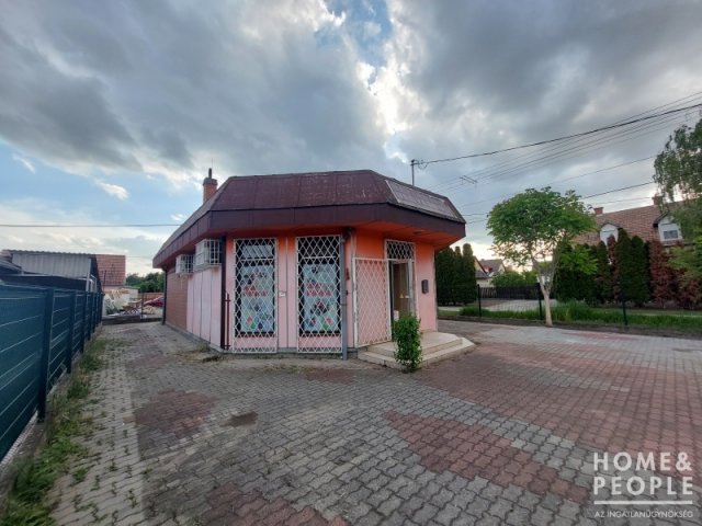Eladó üzlethelyiség, Szegeden 36.9 M Ft, 1+2 szobás