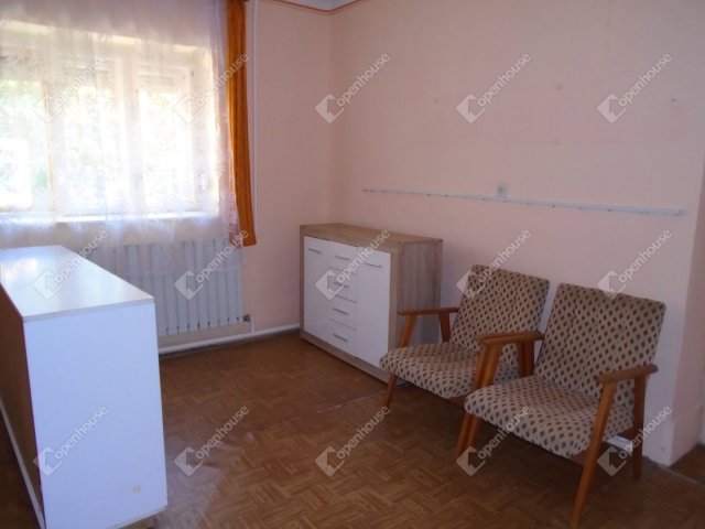 Eladó családi ház, Kunszentmártonban 8.9 M Ft, 2 szobás