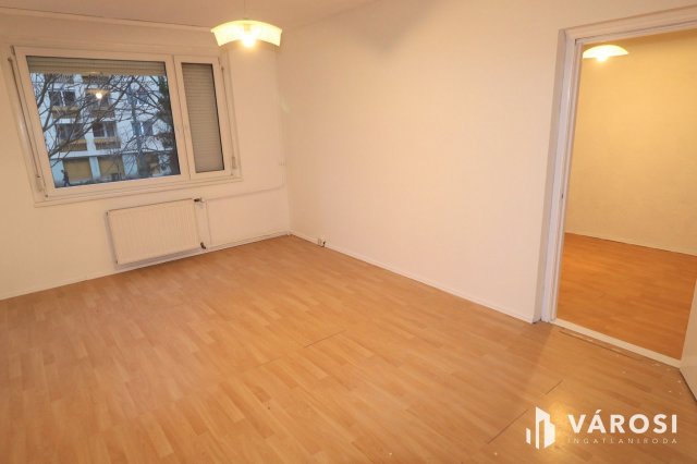 Kiadó panellakás, albérlet, Szegeden 150 E Ft / hó, 3 szobás