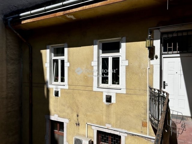 Eladó téglalakás, Budapesten, VIII. kerületben 65.9 M Ft
