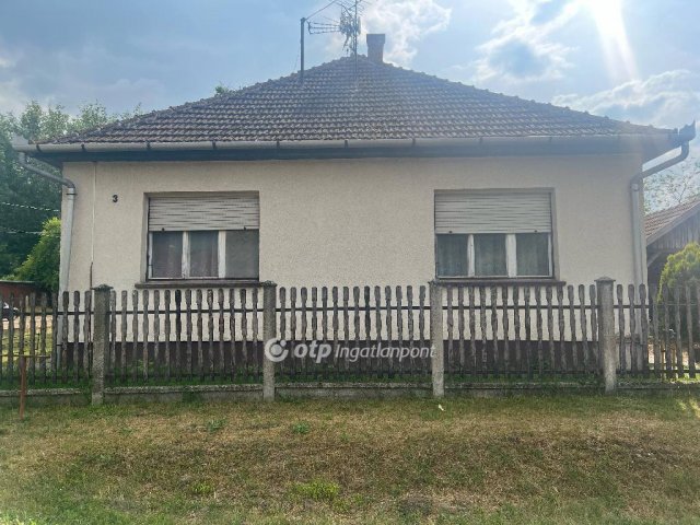 Eladó családi ház, Újszilváson 23.9 M Ft, 2 szobás
