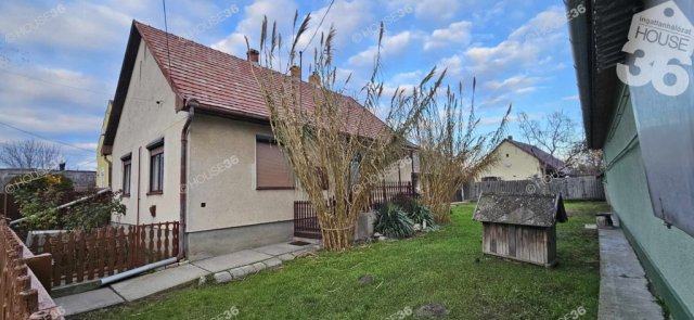 Eladó családi ház, Kunszentmiklóson 33.9 M Ft, 3 szobás