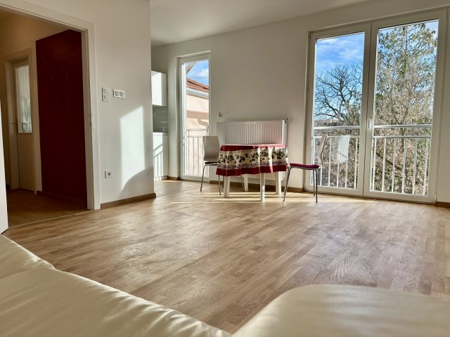 Kiadó téglalakás, albérlet, Győrött 180 E Ft / hó, 2 szobás