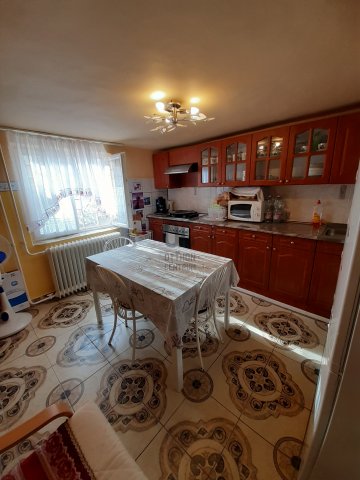 Eladó családi ház, Budapesten, XVIII. kerületben 65 M Ft