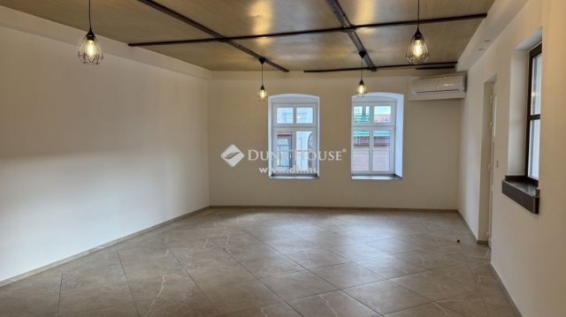 Kiadó téglalakás, albérlet, Budakalászon 250 E Ft / hó