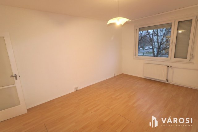 Kiadó panellakás, albérlet, Szegeden 150 E Ft / hó, 3 szobás
