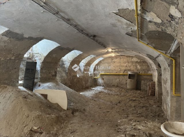 Eladó ipari ingatlan, Budapesten, VII. kerületben 45 M Ft