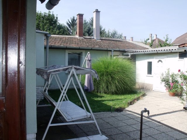 Eladó családi ház, Székesfehérvárott 39 M Ft, 3 szobás