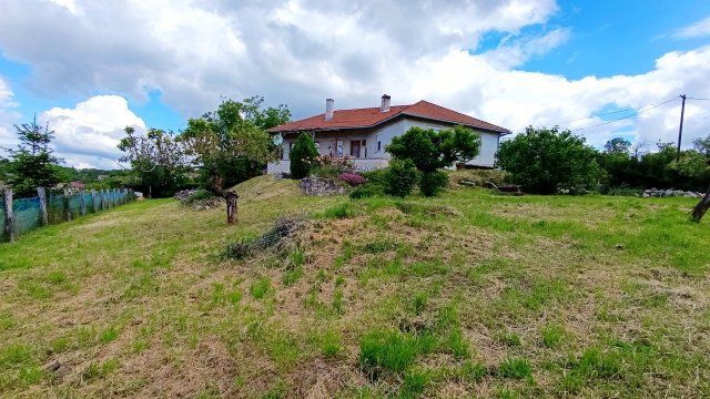 Eladó családi ház, Mohácson 59.9 M Ft, 5 szobás