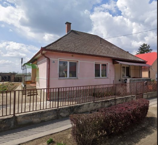 Eladó családi ház, Komorón 19.5 M Ft, 3 szobás