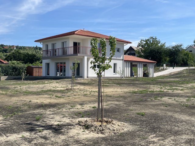 Eladó családi ház, Cserszegtomajon 169 M Ft, 4 szobás