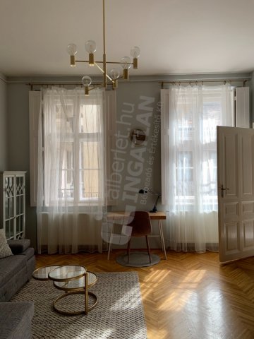 Kiadó téglalakás, albérlet, Budapesten, VI. kerületben